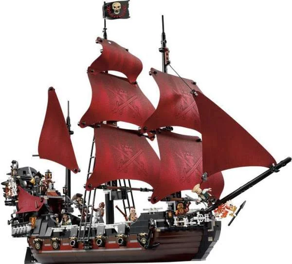 LEGO Pirates Of The Caribbean: Queen Anne's Revenge (4195) Image 1