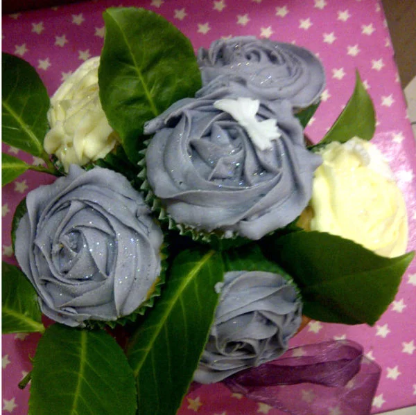 Cupcake Bouquet Making Class for One Image 1