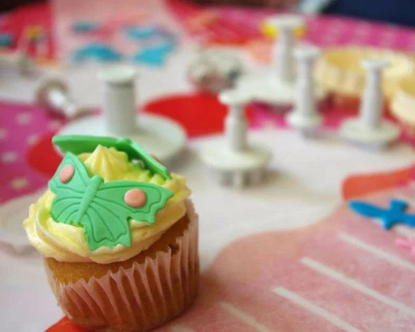 Cupcake Decorating Class for One Image 1