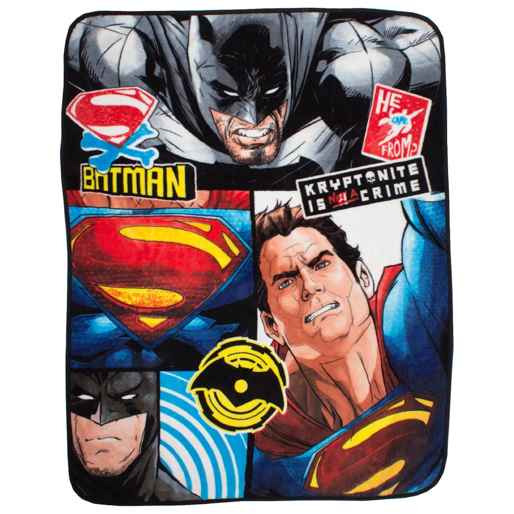 Batman v Superman Clash Coral Fleece Blanket - 120 x 150cm Image 1
