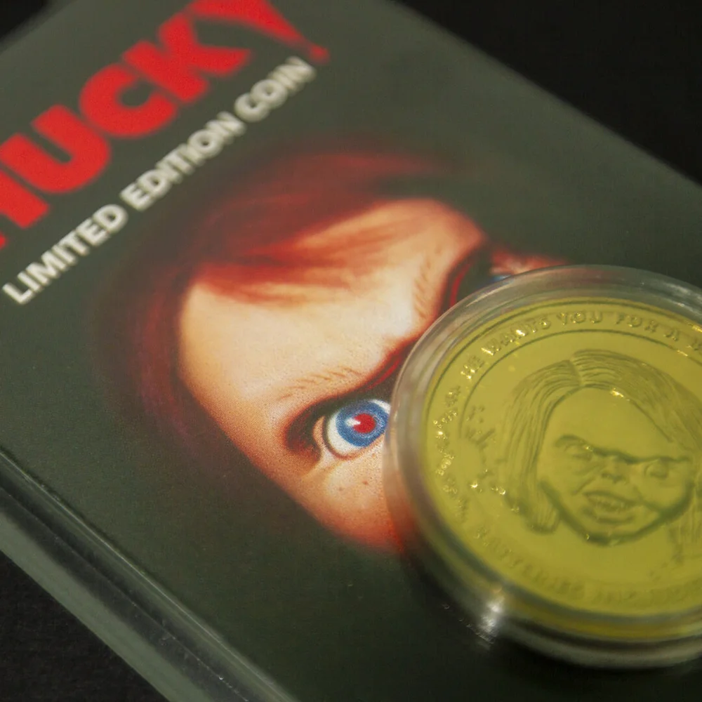 Child's Play 2 "Chucky" Collectors Coin: Gold Variant - Zavvi Exclusive (Limited to 1000) Image 1
