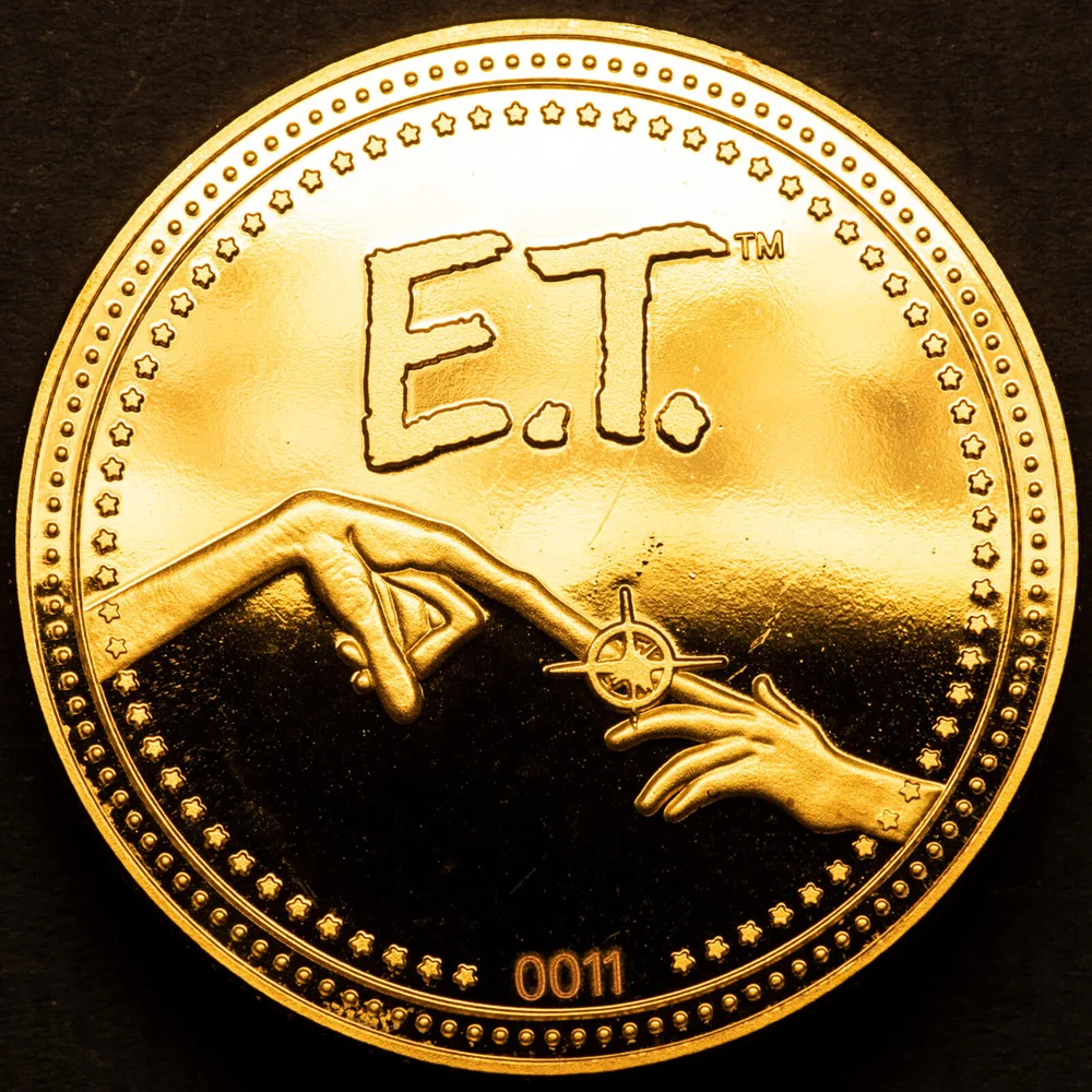 E.T. Collectors Coin: Gold Variant - Zavvi Exclusive (Limited to 1000) Image 1