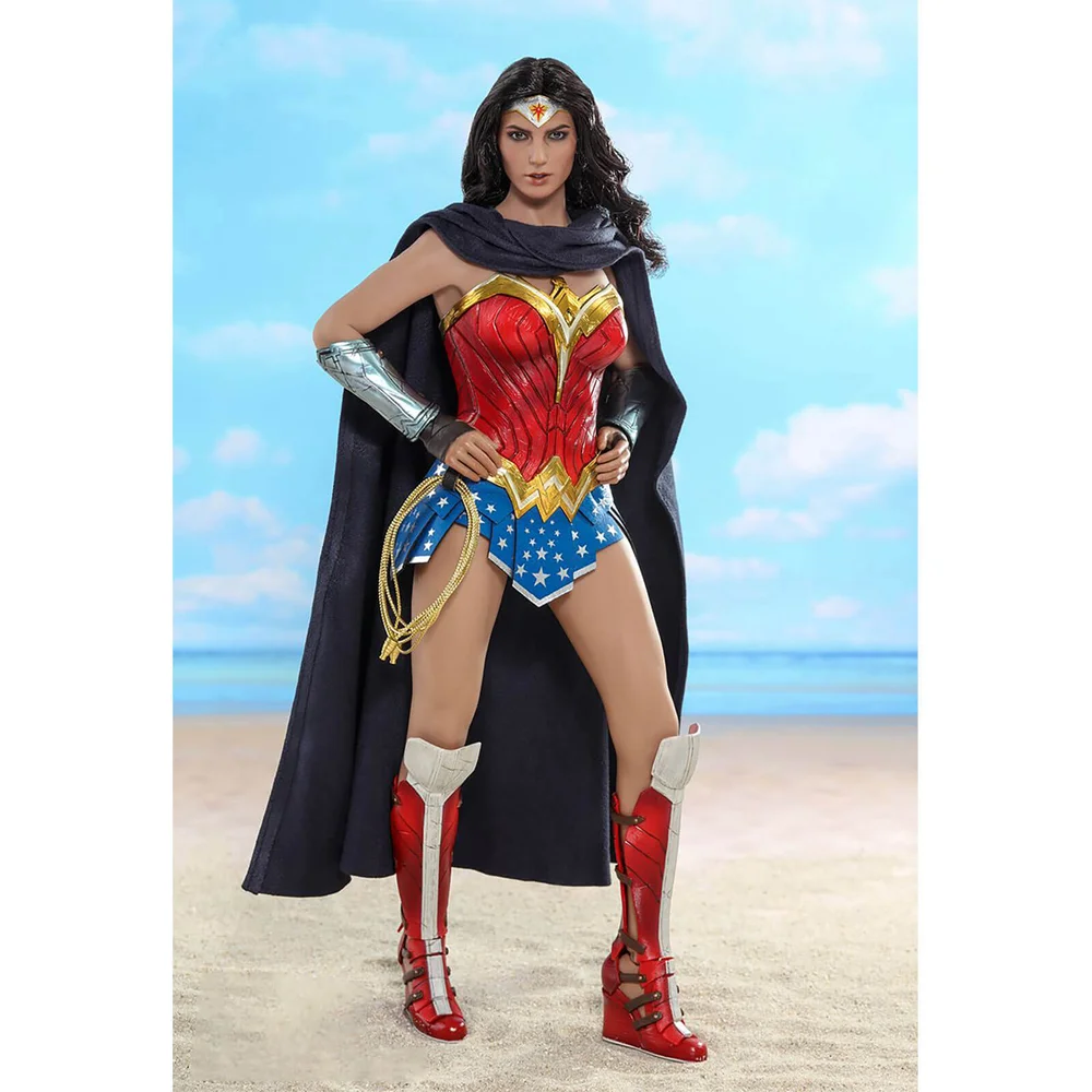 Hot Toys DC Comics Justice League Wonder Woman (Comic Concept Version) Action Figure Image 1