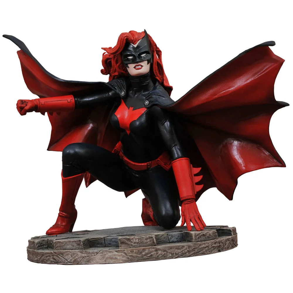 Diamond Select DC Gallery PVC Figure - Comic Batwoman Image 1