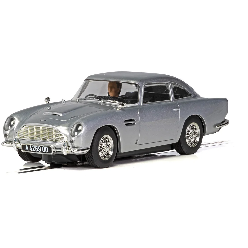 James Bond Aston Martin DB5 'No Time To Die' Model Set - Scale 1:36 Image 1