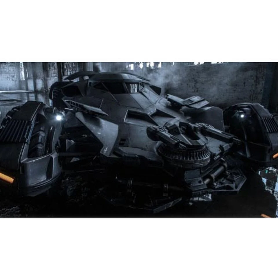 Hot Wheels Elite DC Comics Batman v Superman New Batmobile Diecast 1:18 Scale Model Image 1