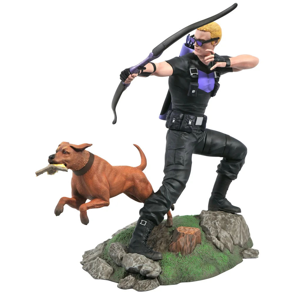 Diamond Select Marvel Gallery PVC Figure - Comic Hawkeye Image 1