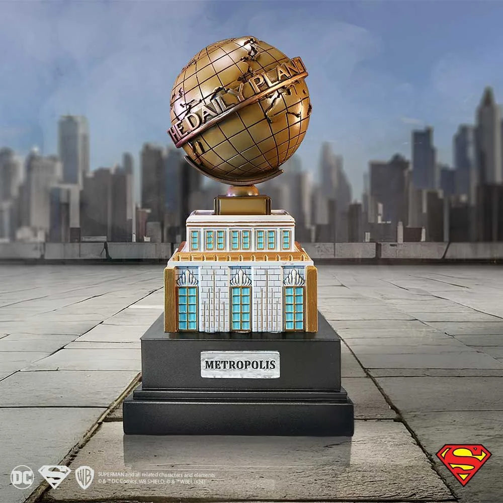 DC Comics The Daily Planet Replica 22cm Image 1